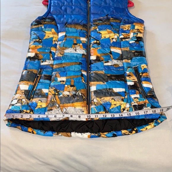 Dolcezza Simply Art Puffer Vest Gold and Blue Quilted for Layering - Picture 11 of 15
